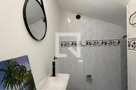Lavabo de casa para alugar com 3 quartos, 133m² em Vila Mathias, Santos