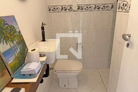 Lavabo de casa para alugar com 3 quartos, 133m² em Vila Mathias, Santos
