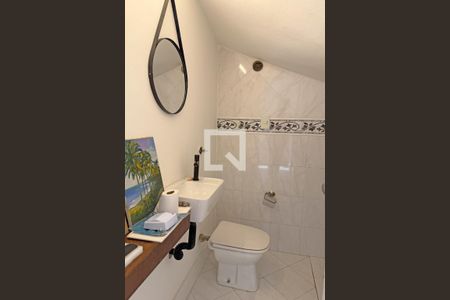 Lavabo de casa para alugar com 3 quartos, 133m² em Vila Mathias, Santos