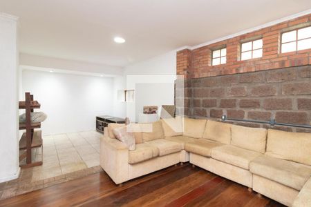 Sala de casa para alugar com 6 quartos, 400m² em Teresópolis, Porto Alegre
