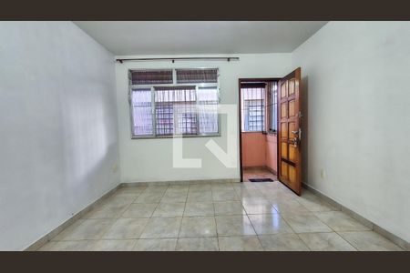 Sala de casa para alugar com 2 quartos, 140m² em Olaria, Rio de Janeiro