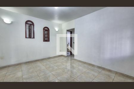 Sala de casa para alugar com 2 quartos, 140m² em Olaria, Rio de Janeiro