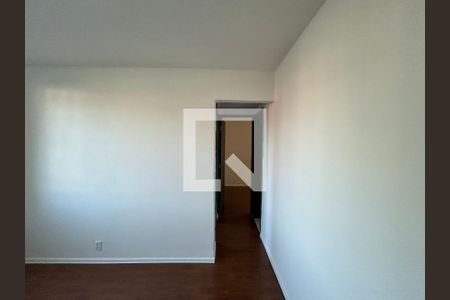 Corredor de apartamento para alugar com 2 quartos, 48m² em Inhaúma, Rio de Janeiro
