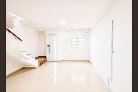 Casa para alugar com 3 quartos, 75m² em Campo Grande, São Paulo