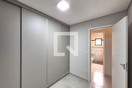 Quarto 1 de casa para alugar com 5 quartos, 180m² em Jardim dos Oliveiras, Campinas