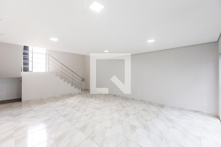 Sala de casa para alugar com 2 quartos, 135m² em Parque São Quirino, Campinas