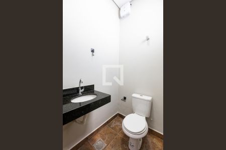 Lavabo de casa para alugar com 2 quartos, 135m² em Parque São Quirino, Campinas
