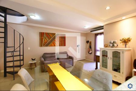 Cozinha de apartamento à venda com 3 quartos, 142m² em São João, Porto Alegre