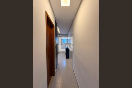 Corredor de casa para alugar com 2 quartos, 67m² em Vilamar, Praia Grande