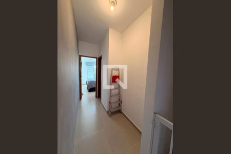Corredor de casa para alugar com 2 quartos, 67m² em Vilamar, Praia Grande