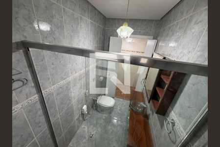 Banheiro de casa para alugar com 3 quartos, 160m² em Vila Antonieta, São Paulo