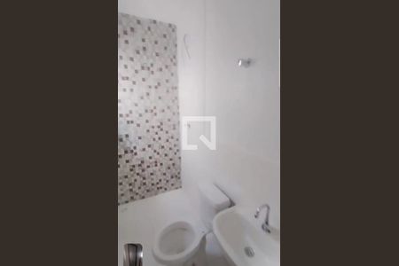 Banheiro de casa de condomínio para alugar com 2 quartos, 38m² em Penha de França, São Paulo