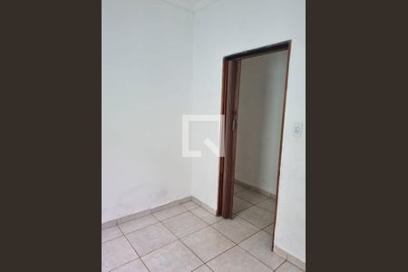 Quarto de casa à venda com 4 quartos, 200m² em Parque Sao Rafael, São Paulo