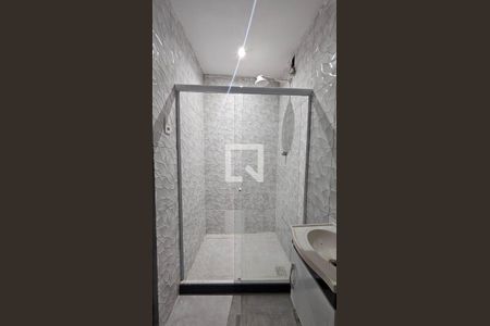 Banheiro da Suíte de casa para alugar com 2 quartos, 80m² em Centro, Nilópolis