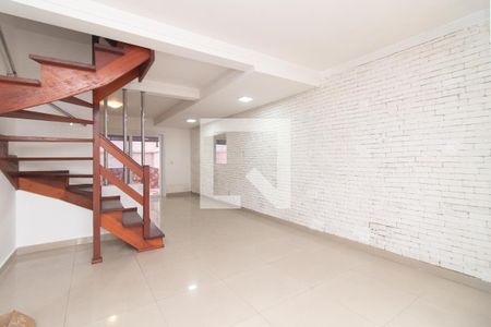 Sala de casa para alugar com 2 quartos, 128m² em Guarujá, Porto Alegre