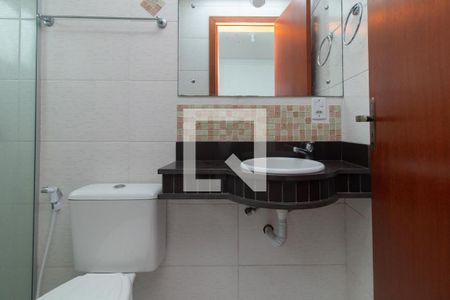 Banheiro do Quarto 1 de casa para alugar com 2 quartos, 128m² em Guarujá, Porto Alegre