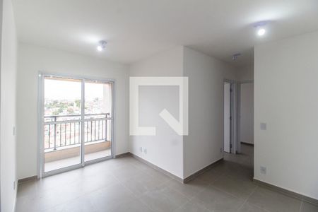 Sala de apartamento para alugar com 2 quartos, 58m² em Jardim das Belezas, Carapicuíba