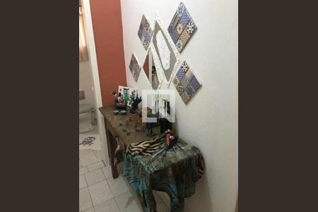 Casa à venda com 4 quartos, 202m² em Cidade Domitila, São Paulo