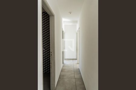 Corredor de apartamento para alugar com 3 quartos, 70m² em Irajá, Rio de Janeiro