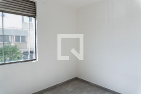 Quarto 1 de apartamento para alugar com 3 quartos, 70m² em Irajá, Rio de Janeiro