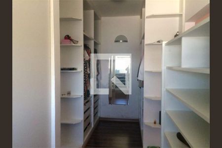 Casa à venda com 2 quartos, 319m² em Vila Basileia, São Paulo