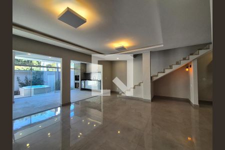 Casa para alugar com 3 quartos, 140m² em Vargem Grande, Rio de Janeiro