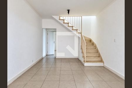 Casa para alugar em Alto de Pinheiros