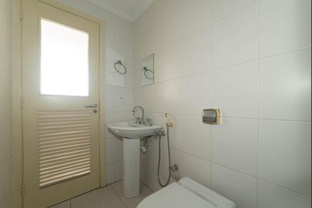 Banheiro de serviço de apartamento à venda com 3 quartos, 92m² em Chácara Santo Antônio, São Paulo