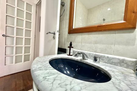 Apartamento à venda com 140m², 3 quartos e 2 vagasBanheiro