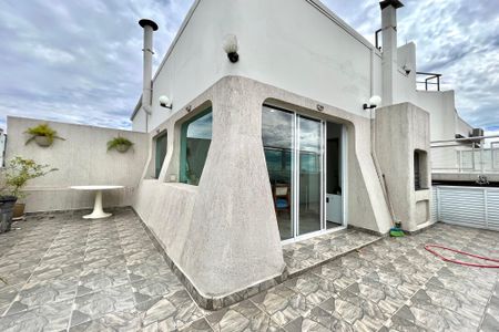 Apartamento à venda com 140m², 3 quartos e 2 vagasChurrasqueira