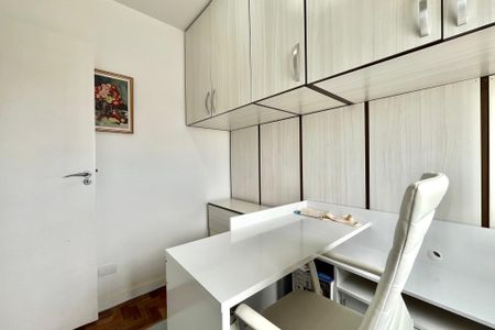 Apartamento à venda com 140m², 3 quartos e 2 vagasQuarto 2