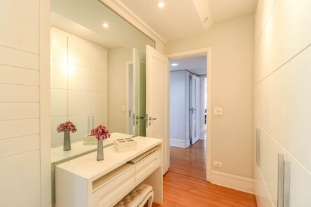 Apartamento à venda com 177m², 3 quartos e 4 vagasCloset da Suíte 1