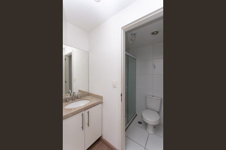 Apartamento à venda com 67m², 2 quartos e 1 vaga Apartamento à venda com 67m², 2 quartos e 1 vagaBanheiro Social