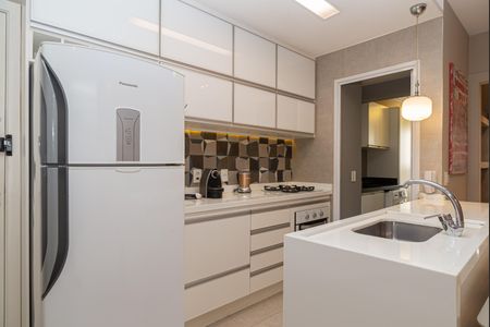 Cozinha de apartamento para alugar com 1 quarto, 62m² em Bela Vista, São Paulo