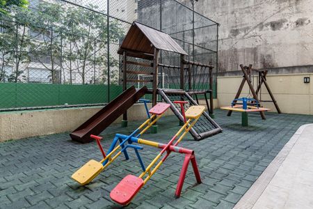Apartamento à venda com 86m², 2 quartos e 2 vagas Apartamento à venda com 86m², 2 quartos e 2 vagasÁrea comum - Playground