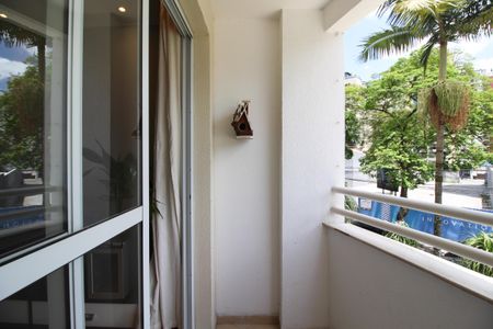 Sacada de apartamento para alugar com 3 quartos, 74m² em Vila Nova Conceição, São Paulo