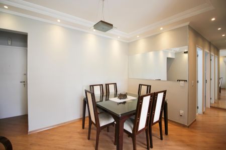 Apartamento para alugar com 74m², 3 quartos e 1 vaga Apartamento para alugar com 74m², 3 quartos e 1 vagaSala