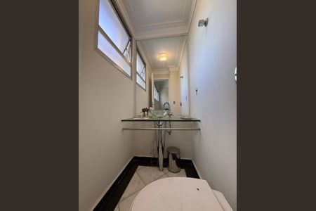 Apartamento para alugar com 180m², 3 quartos e 3 vagas Apartamento para alugar com 180m², 3 quartos e 3 vagasLavabo