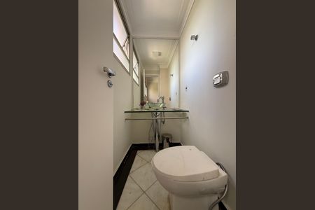 Apartamento para alugar com 180m², 3 quartos e 3 vagas Apartamento para alugar com 180m², 3 quartos e 3 vagasLavabo