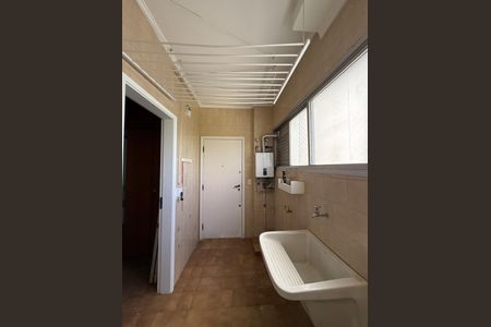 Apartamento para alugar com 180m², 3 quartos e 3 vagas Apartamento para alugar com 180m², 3 quartos e 3 vagasÁrea de serviço