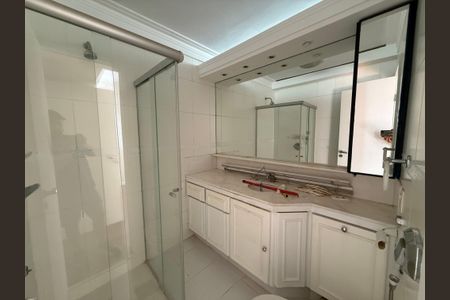 Apartamento para alugar com 180m², 3 quartos e 3 vagas Apartamento para alugar com 180m², 3 quartos e 3 vagasBanheiro social 2