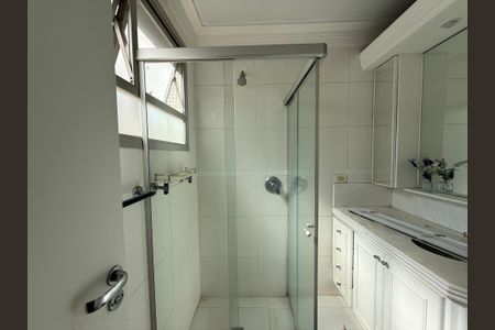 Apartamento para alugar com 180m², 3 quartos e 3 vagas Apartamento para alugar com 180m², 3 quartos e 3 vagasBanheiro social