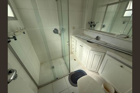 Apartamento para alugar com 180m², 3 quartos e 3 vagas Apartamento para alugar com 180m², 3 quartos e 3 vagasBanheiro social