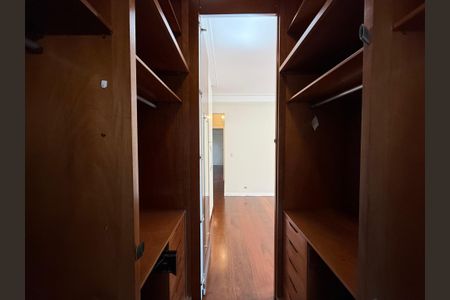 Apartamento para alugar com 180m², 3 quartos e 3 vagas Apartamento para alugar com 180m², 3 quartos e 3 vagasCloset da Suíte