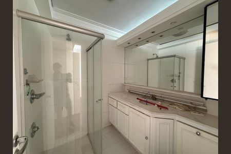 Apartamento para alugar com 180m², 3 quartos e 3 vagas Apartamento para alugar com 180m², 3 quartos e 3 vagasBanheiro social 2