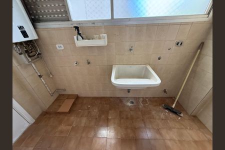 Apartamento para alugar com 180m², 3 quartos e 3 vagas Apartamento para alugar com 180m², 3 quartos e 3 vagasÁrea de serviço