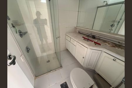Apartamento para alugar com 180m², 3 quartos e 3 vagas Apartamento para alugar com 180m², 3 quartos e 3 vagasBanheiro social 2