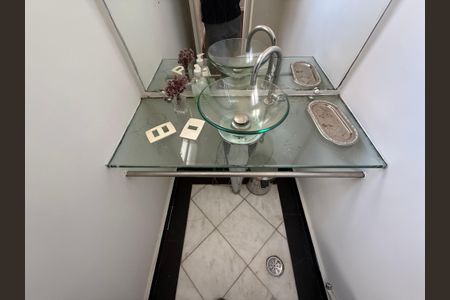 Apartamento para alugar com 180m², 3 quartos e 3 vagas Apartamento para alugar com 180m², 3 quartos e 3 vagasLavabo