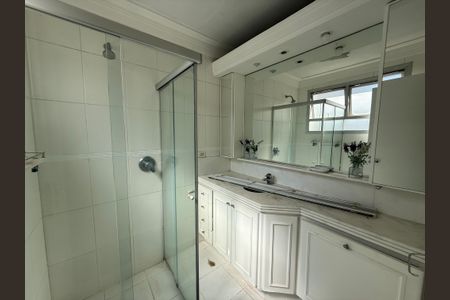 Apartamento para alugar com 180m², 3 quartos e 3 vagas Apartamento para alugar com 180m², 3 quartos e 3 vagasBanheiro social