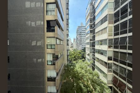 Apartamento para alugar com 180m², 3 quartos e 3 vagas Apartamento para alugar com 180m², 3 quartos e 3 vagasVista do Quarto 2